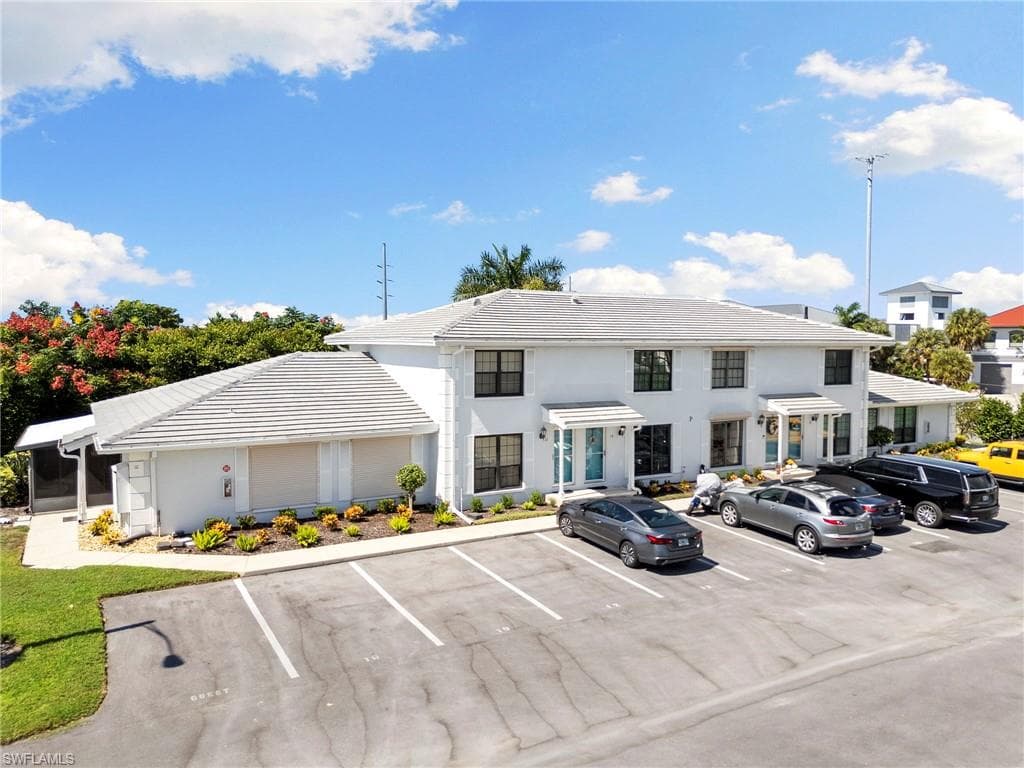 14 Marco Villas DR P3 MARCO ISLAND, FL 34145