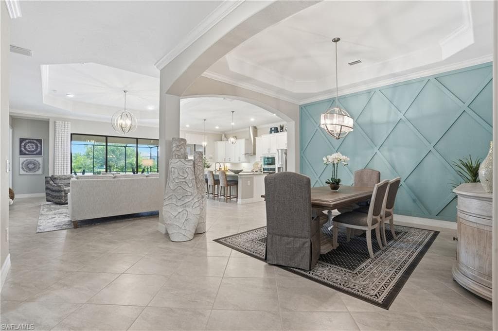 28043 Foxrock CT BONITA SPRINGS, FL 34135