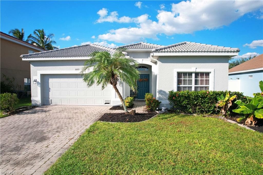 2073 Cape Heather CIR CAPE CORAL, FL 33991