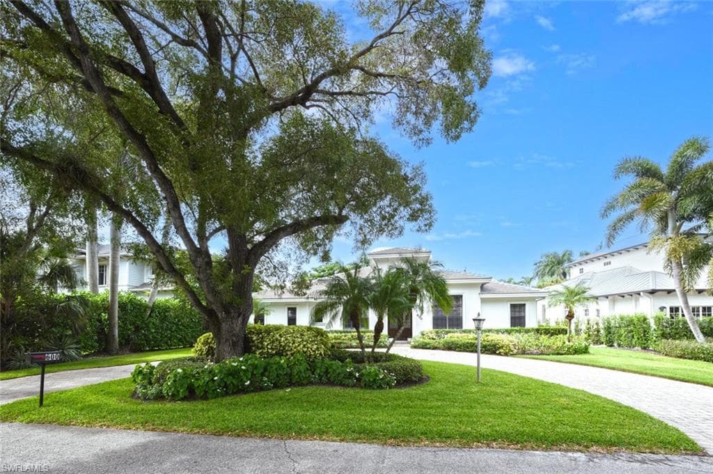 600 6th AVE N NAPLES, FL 34102