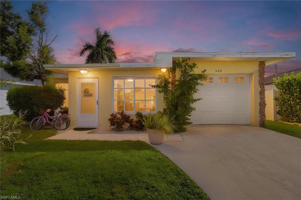 520 99th AVE N NAPLES, FL 34108