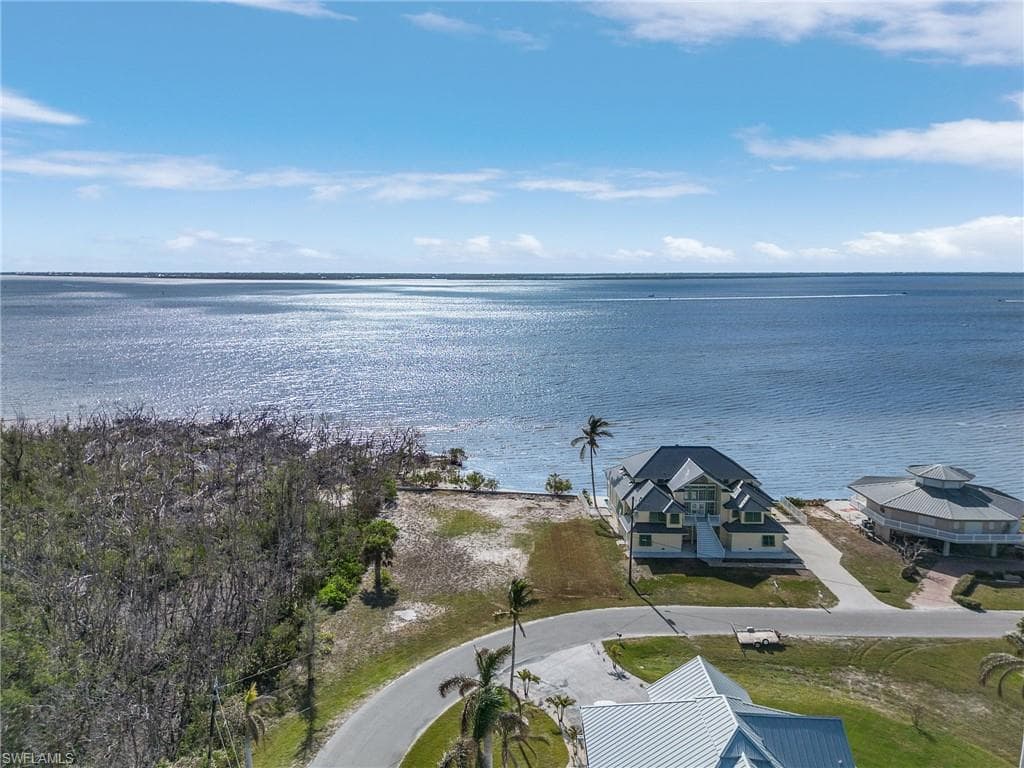 2288 Macadamia LN ST. JAMES CITY, FL 33956