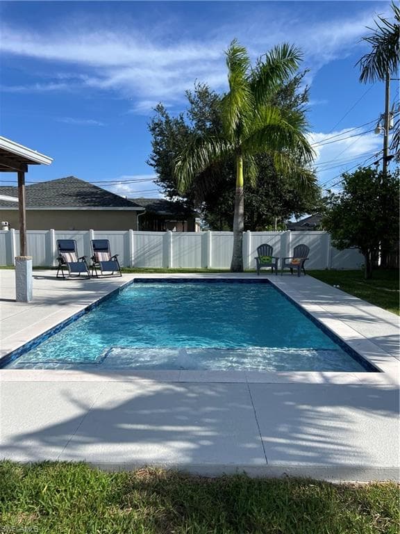 852 NE 7th PL CAPE CORAL, FL 33909