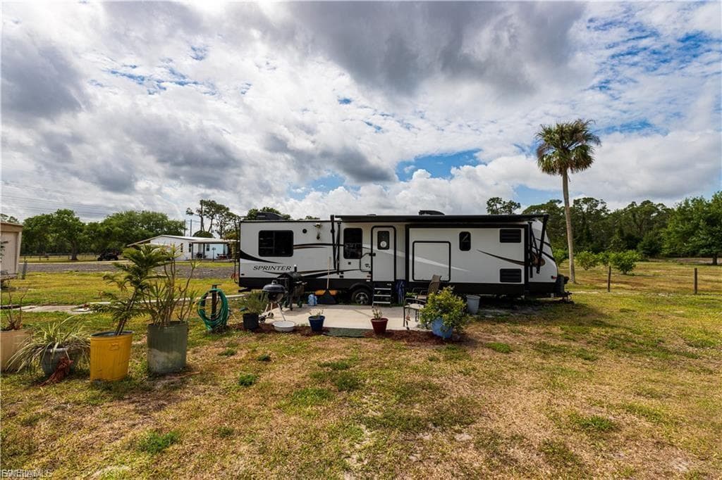 17861 Palm Creek DR NORTH FORT MYERS, FL 33917