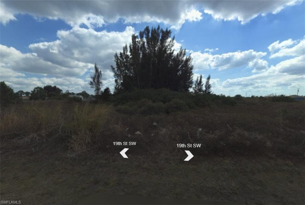 3913 19TH ST SW LEHIGH ACRES, FL 33976