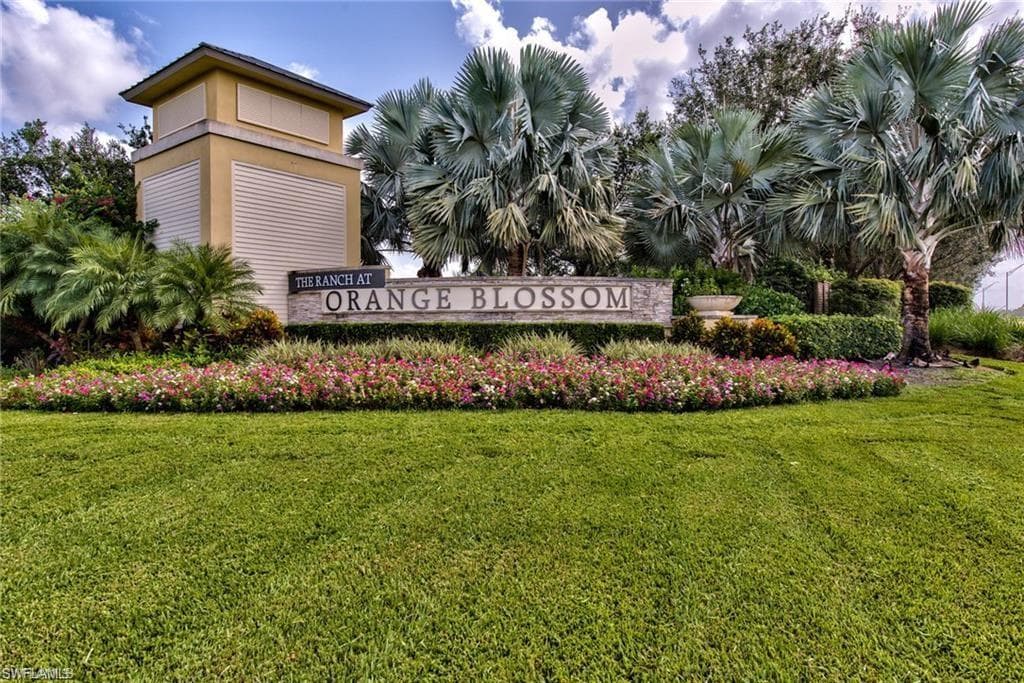 2665 Vine AVE NAPLES, FL 34120