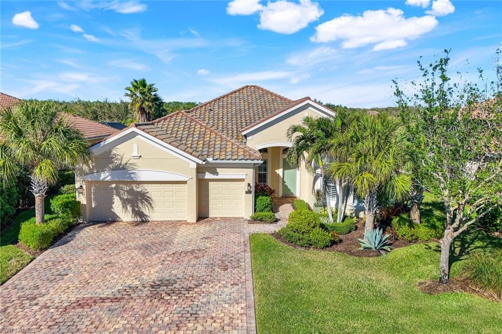 9302 Quarry DR NAPLES, FL 34120