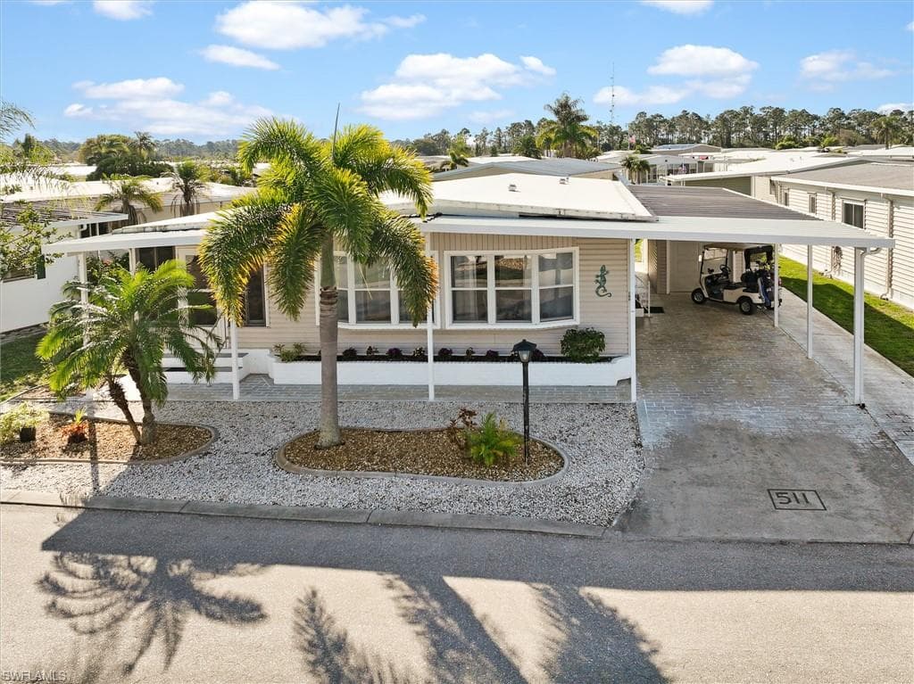 511 Crampton LN NORTH FORT MYERS, FL 33903
