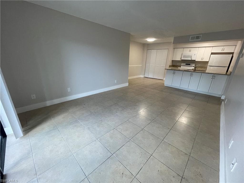 5323 Summerlin RD 2307 FORT MYERS, FL 33919