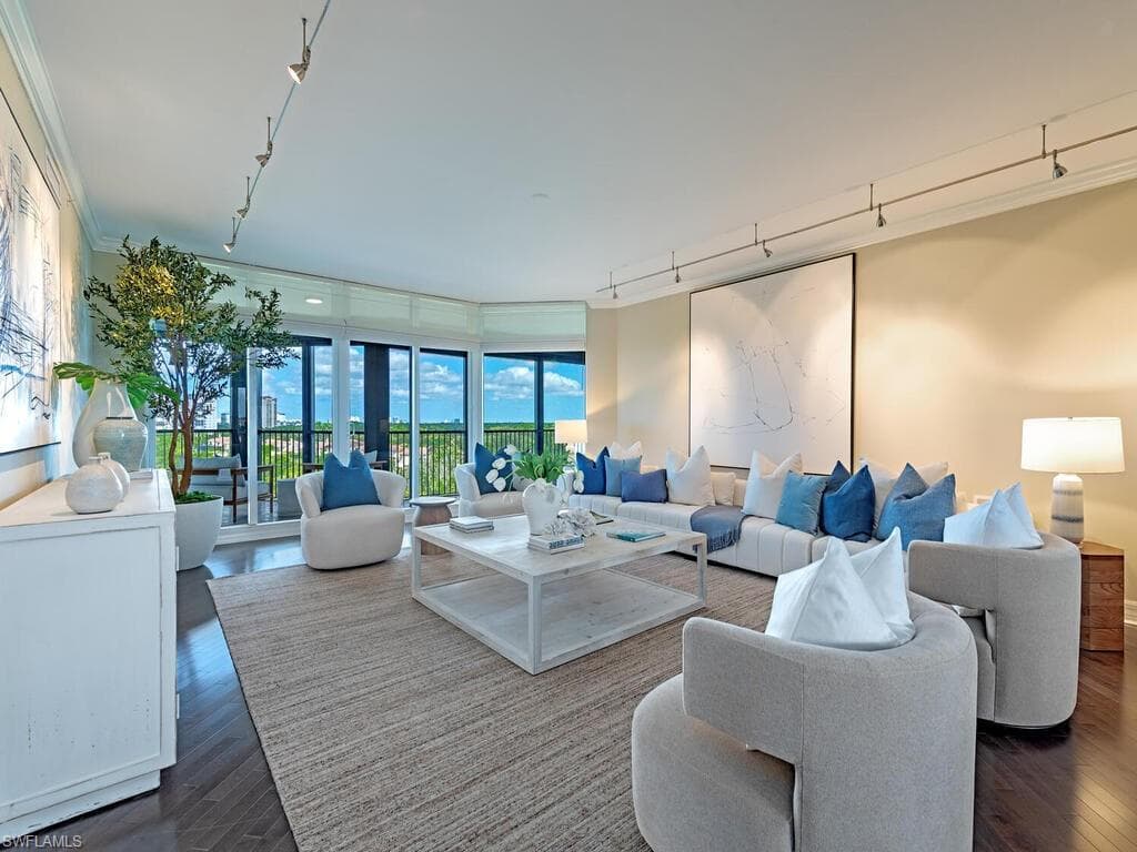 7575 Pelican Bay BLVD 608 NAPLES, FL 34108