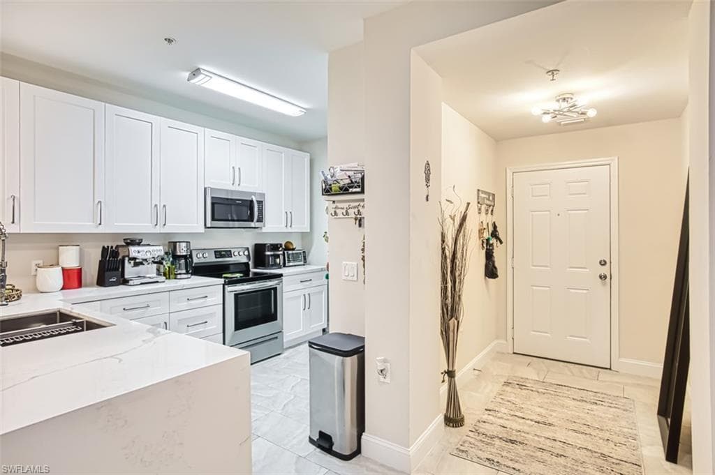 11021 Gulf Reflections DR 105 FORT MYERS, FL 33908