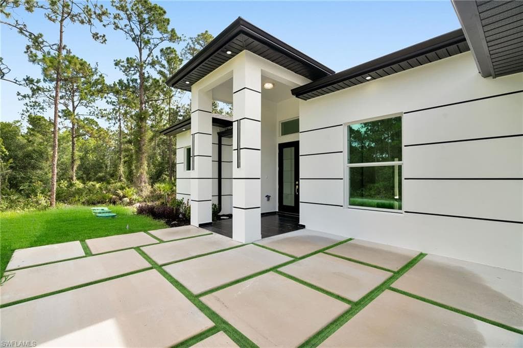1021 Moore AVE LEHIGH ACRES, FL 33972