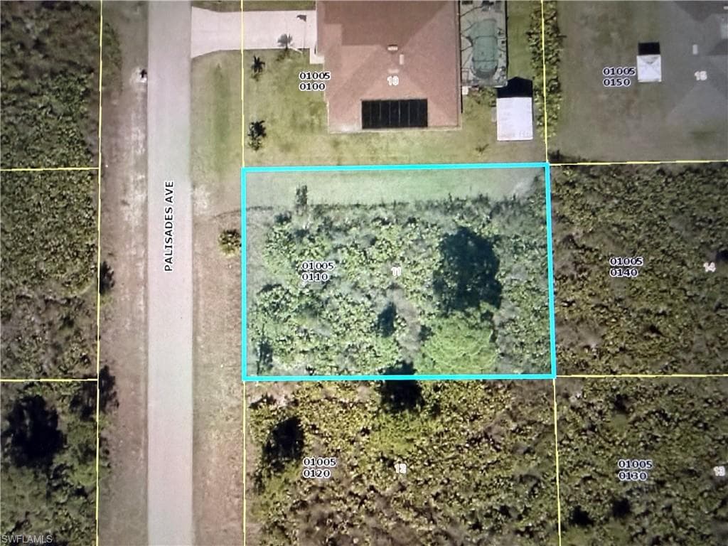 323 Palisades AVE LEHIGH ACRES, FL 33974