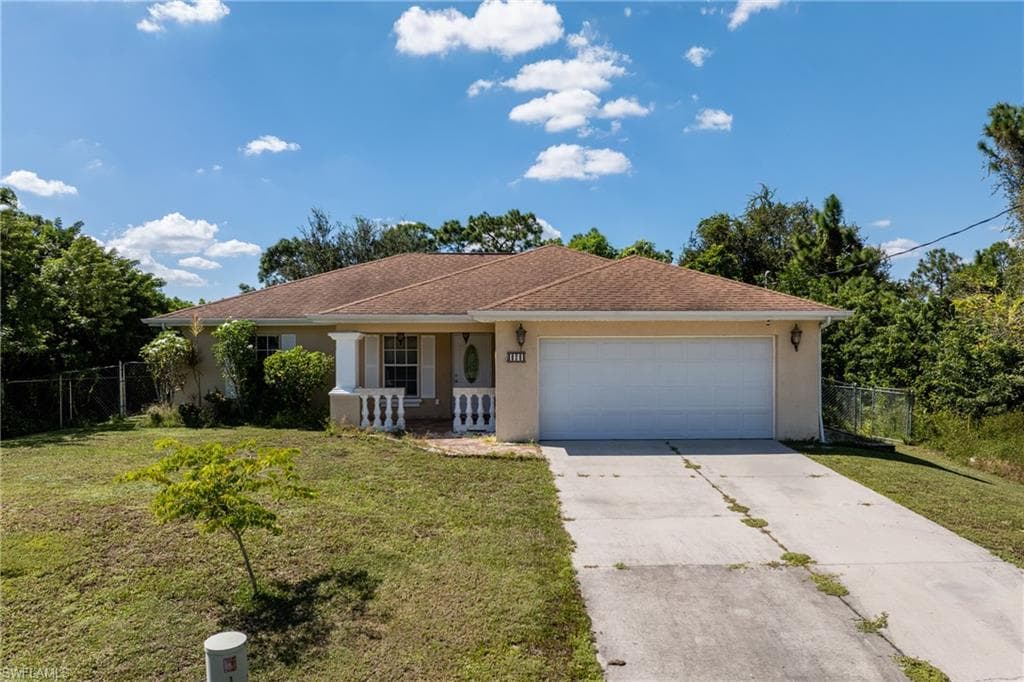 829 Anza AVE LEHIGH ACRES, FL 33971