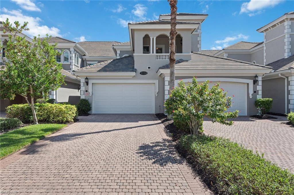 9224 Campanile CIR 202 NAPLES, FL 34114