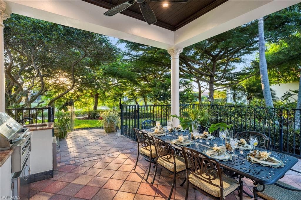 2161 Asti CT NAPLES, FL 34105