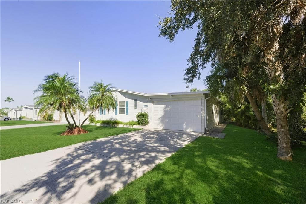 234 Riverwood RD NAPLES, FL 34114