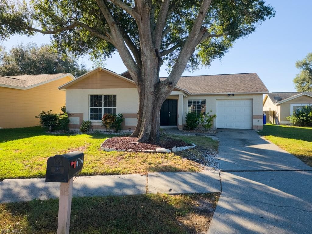 1907 DARTFORD CT VALRICO, FL 33954