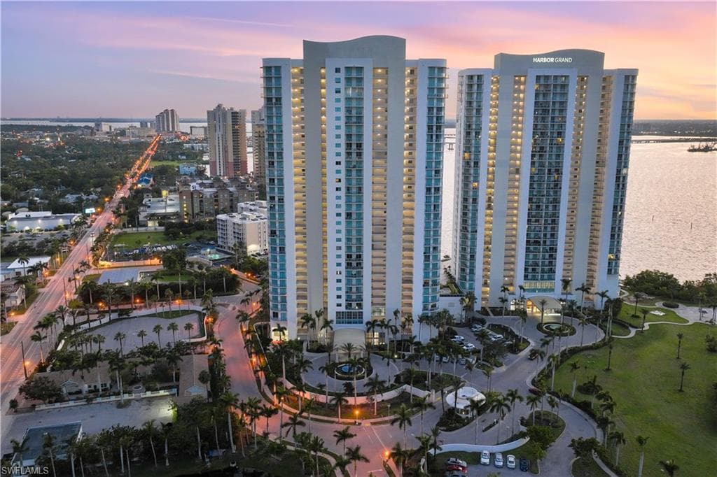 3000 Oasis Grand BLVD 1507 FORT MYERS, FL 33916