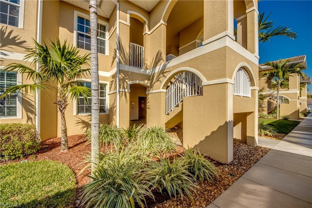 1051 Winding Pines CIR 203 CAPE CORAL, FL 33909