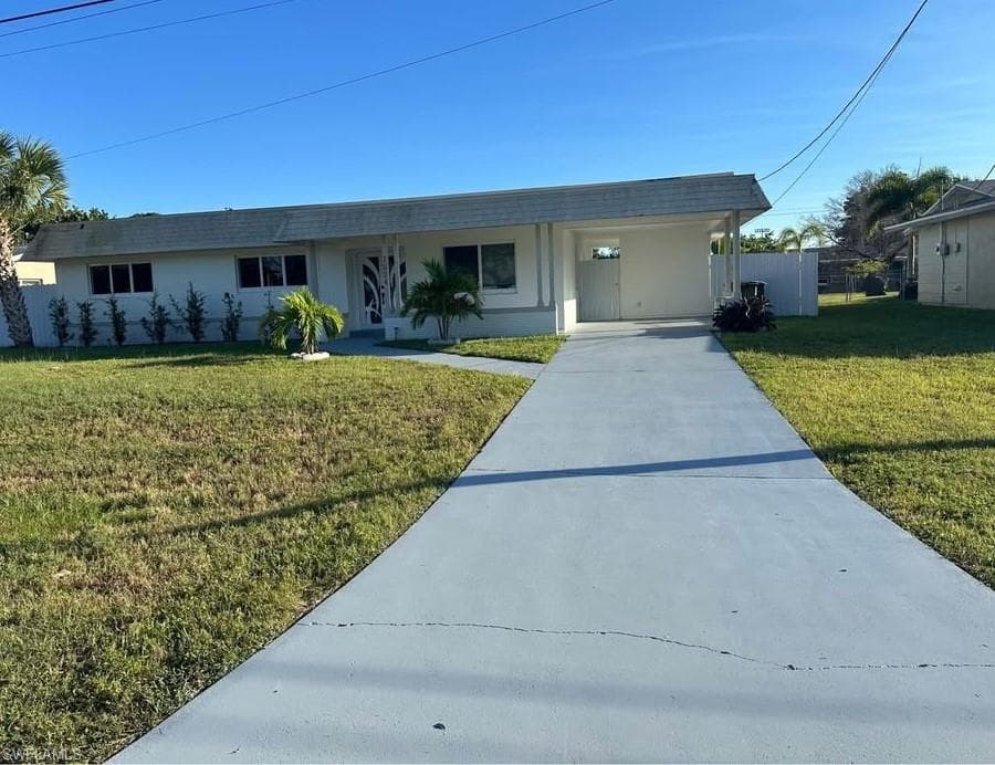 1524 NE 4th LN CAPE CORAL, FL 33909