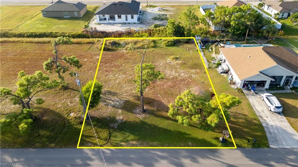 2710 NW 20th TER CAPE CORAL, FL 33993