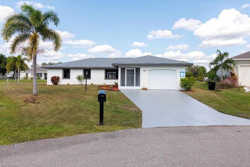 1136 Yachtsman LN PUNTA GORDA, FL 33983