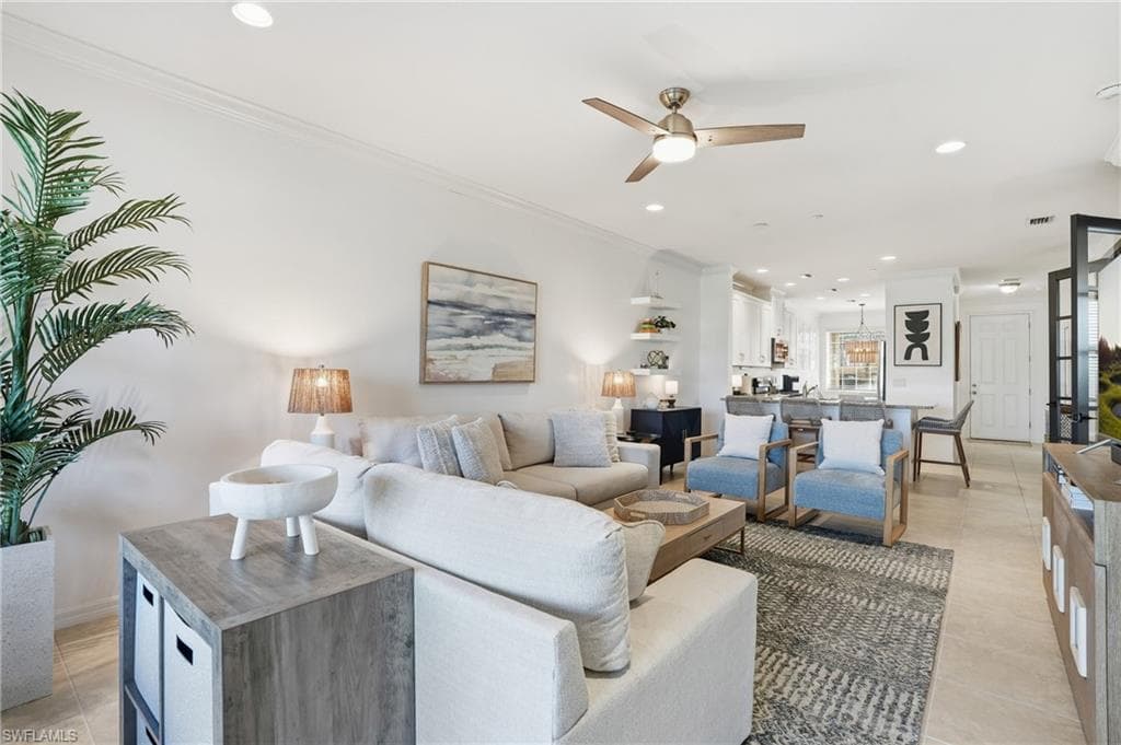 9374 Pocida CT 101 NAPLES, FL 34119