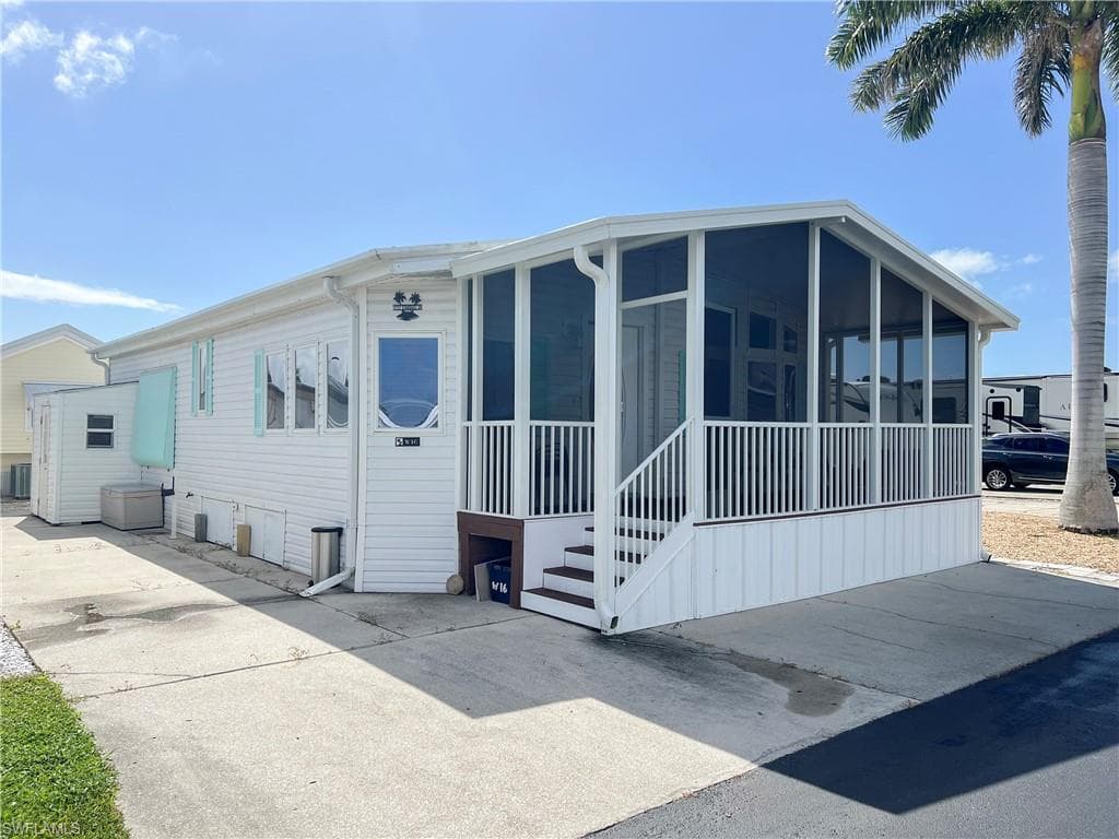 11117 Stardust DR FORT MYERS, FL 33908