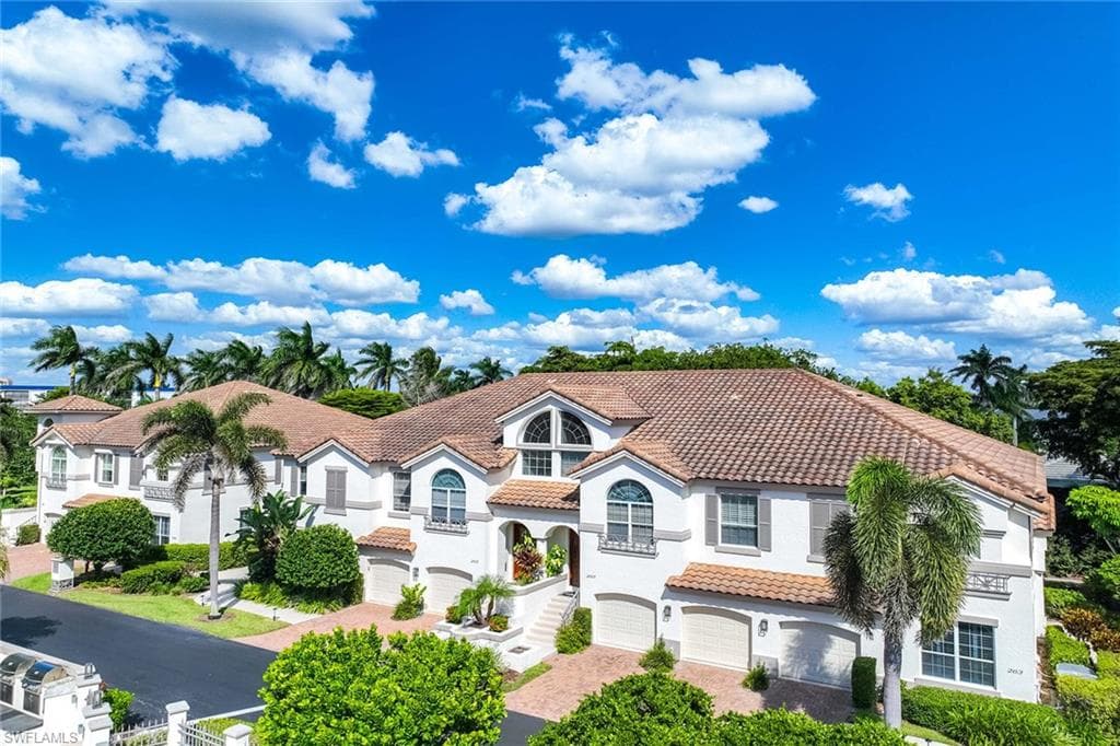 265 Colonade CIR 2703 NAPLES, FL 34103