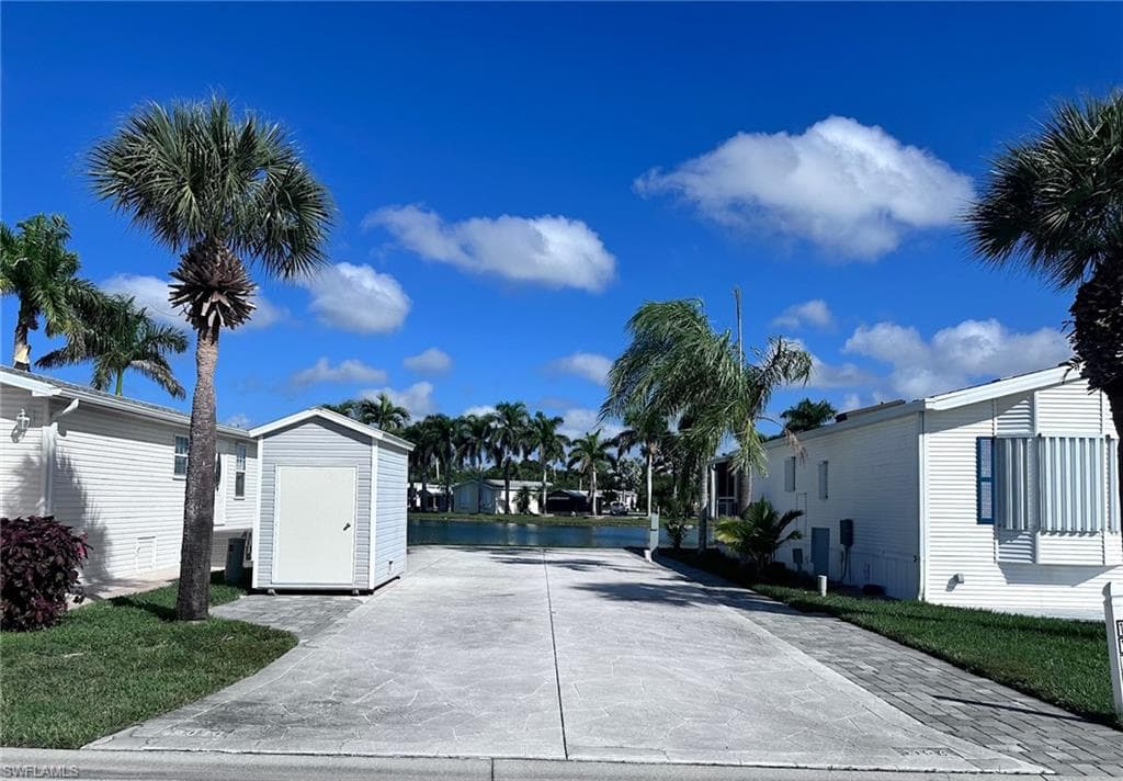 1154 Silver Lakes BLVD NAPLES, FL 34114