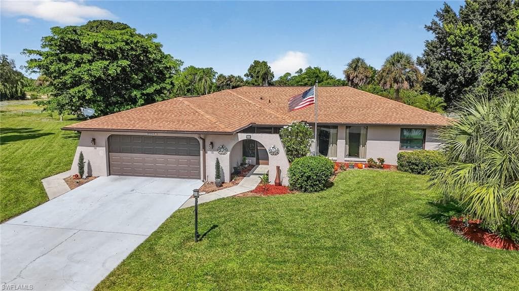 19903 Lake Vista CIR N LEHIGH ACRES, FL 33936