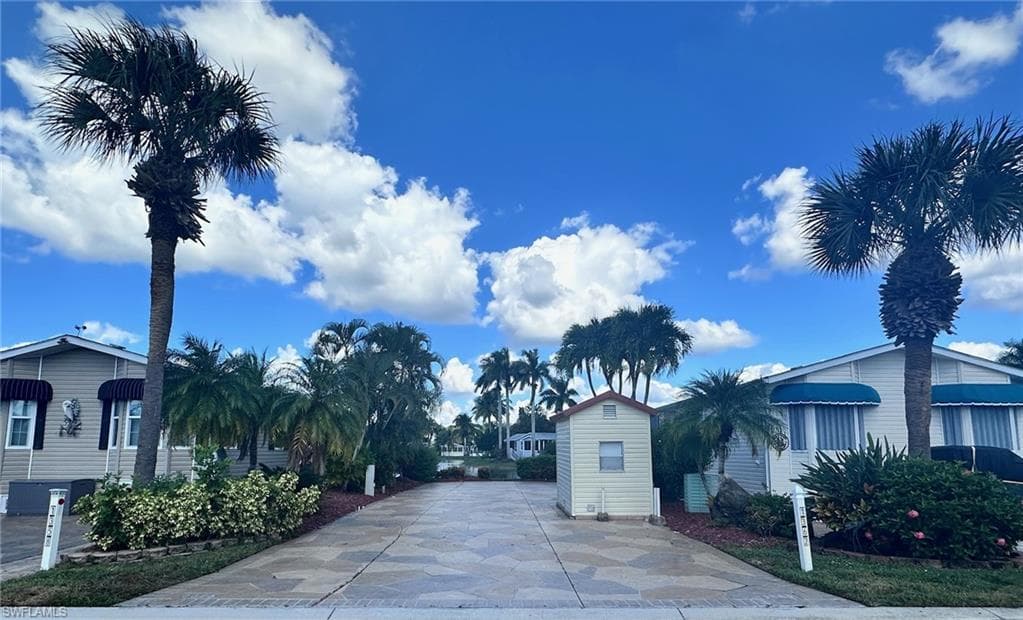 1362 Silver Lakes BLVD NAPLES, FL 34114