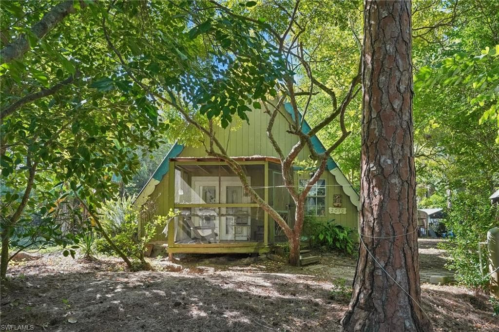 2010 Jung BLVD E NAPLES, FL 34120