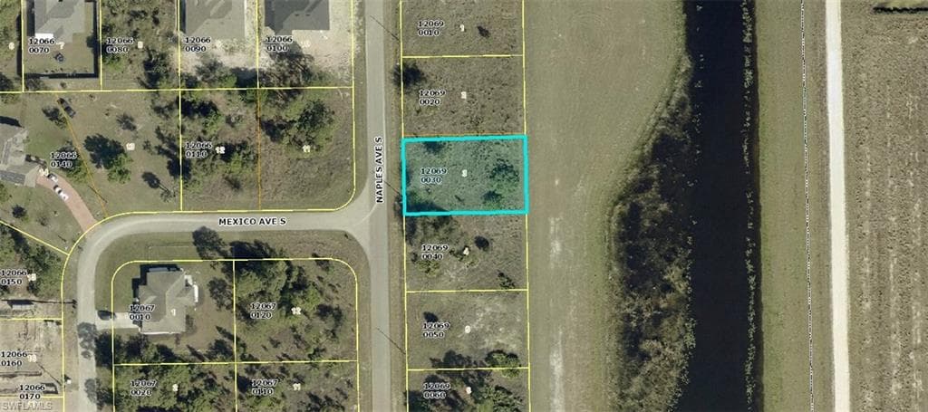 1005 Naples AVE S LEHIGH ACRES, FL 33974