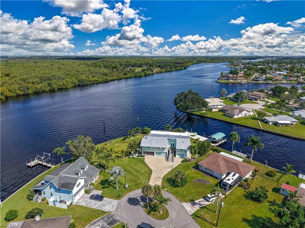 1960 Bahama AVE FORT MYERS, FL 33905