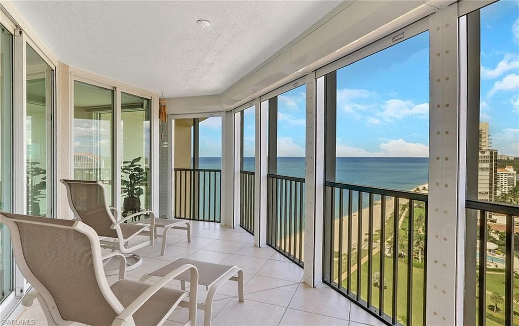 4651 Gulf Shore BLVD N PH-6 NAPLES, FL 34103