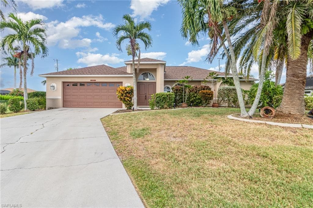 1933 SW 38th ST CAPE CORAL, FL 33914