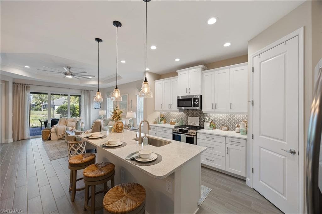2322 Marquesa CIR NAPLES, FL 34112