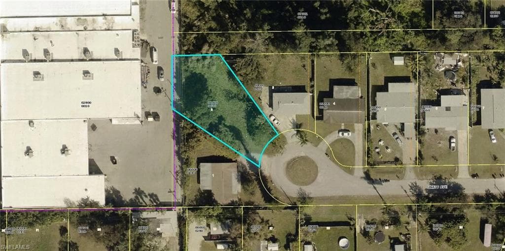 2107 Unity AVE FORT MYERS, FL 33901