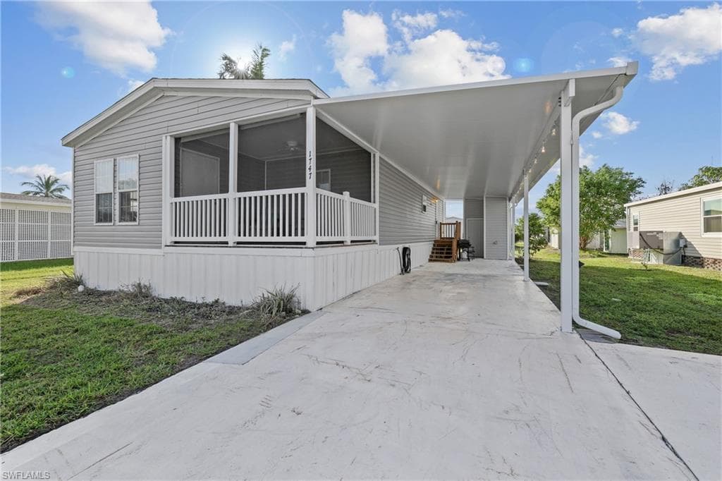 1747 Beverly DR NAPLES, FL 34114