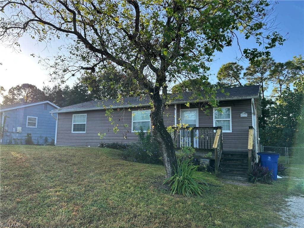 4717 Douglas LN LEHIGH ACRES, FL 33973