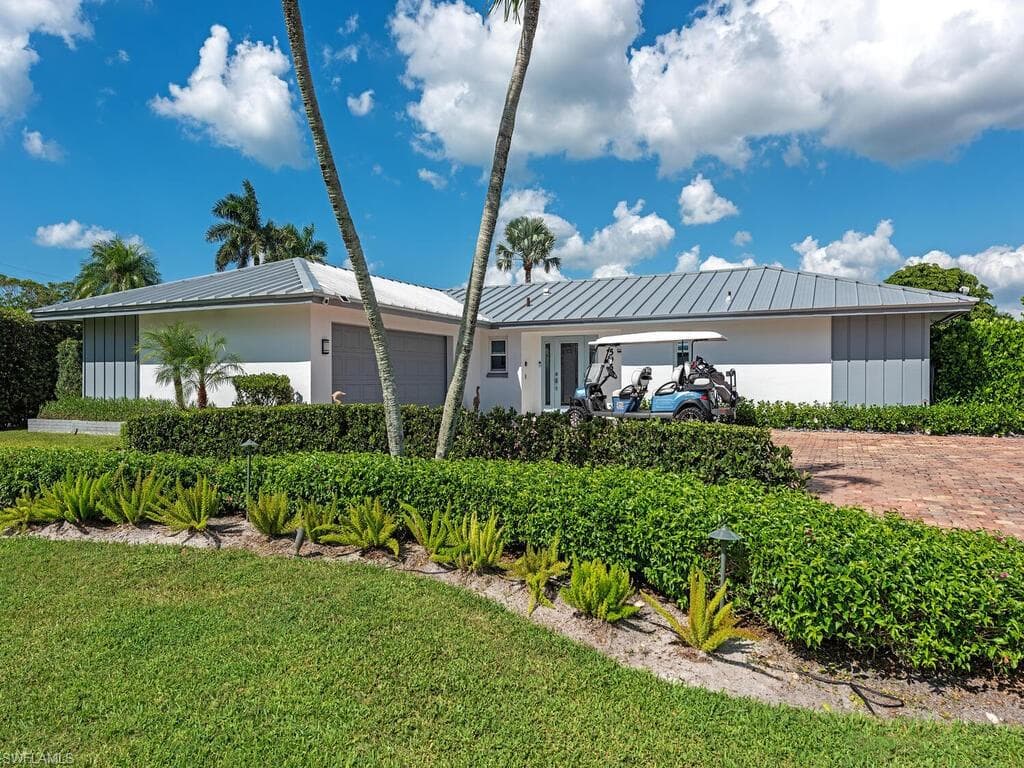 595 Wedge DR NAPLES, FL 34103