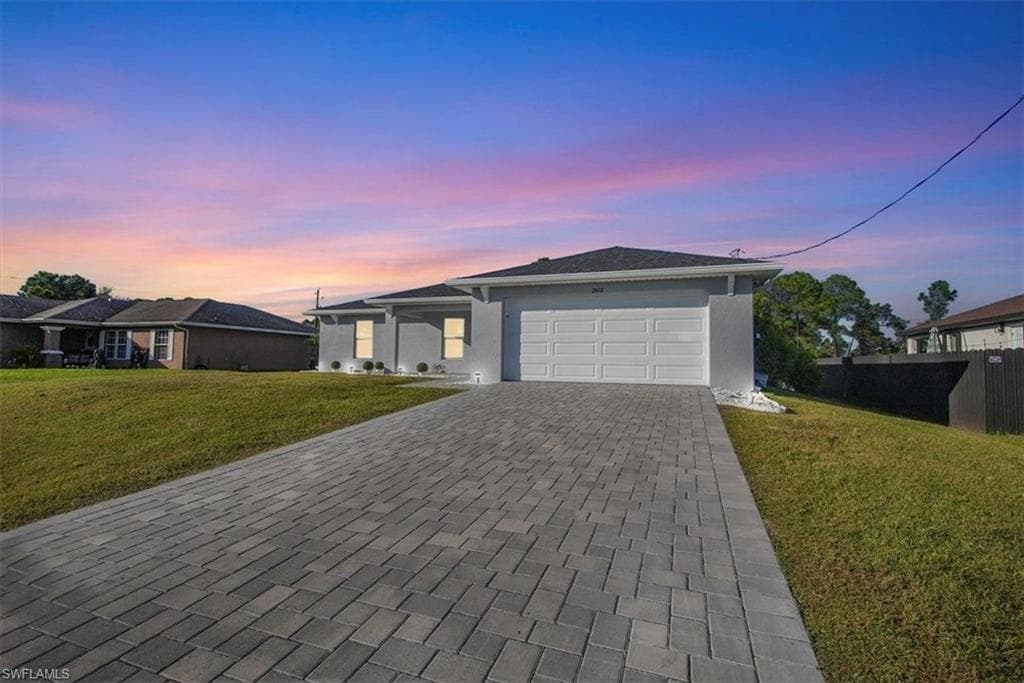 2818 43rd ST W LEHIGH ACRES, FL 33971