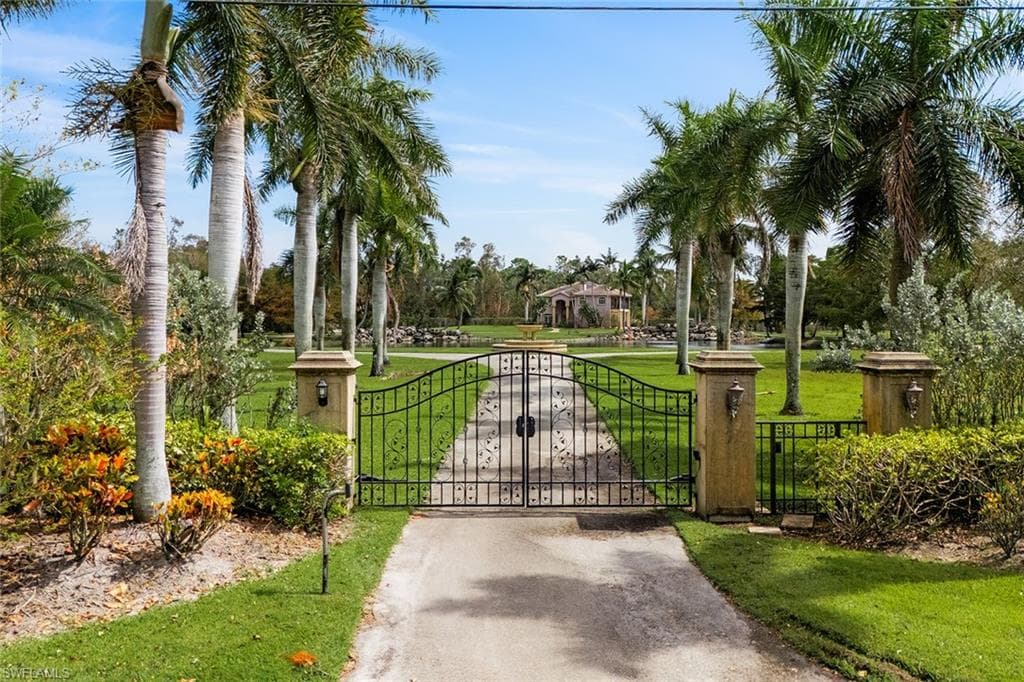 15261 N Pebble LN FORT MYERS, FL 33912