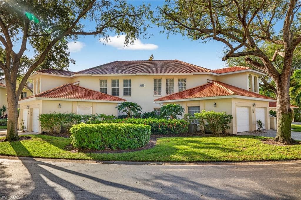 1090 Egrets Walk CIR 102 NAPLES, FL 34108