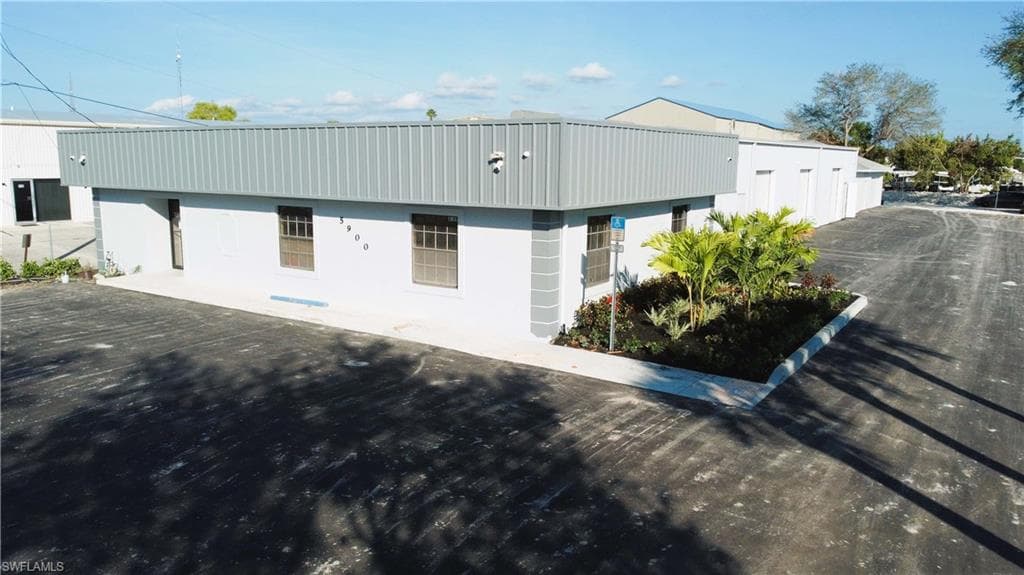 5900 Taylor RD NAPLES, FL 34109