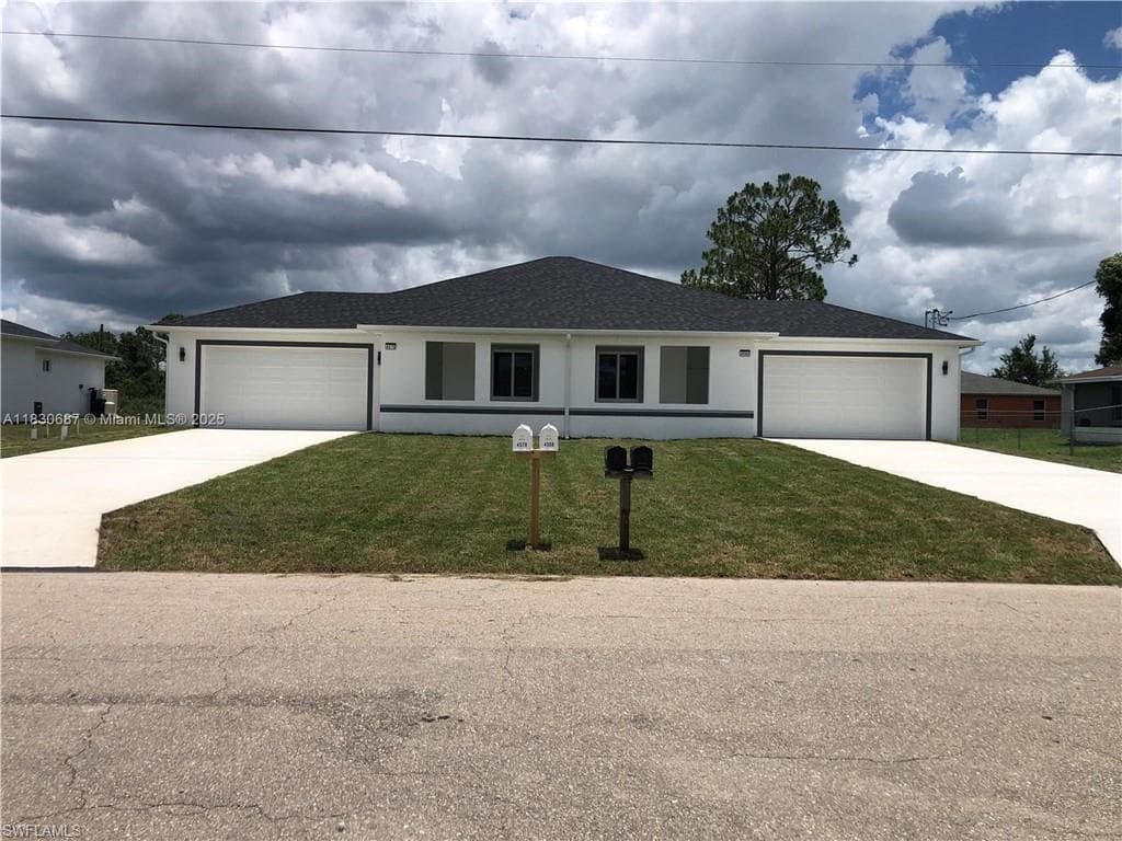 4572/4574 Golfview BLVD LEHIGH ACRES, FL 33973