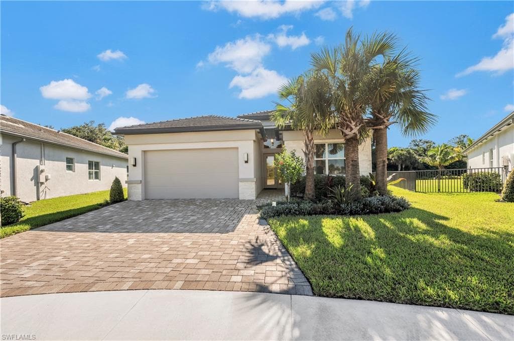 11453 Jacaranda DR NAPLES, FL 34120
