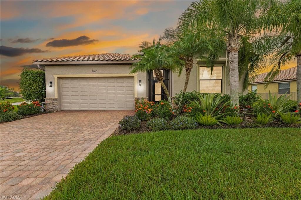 2727 Via Piazza LOOP FORT MYERS, FL 33905
